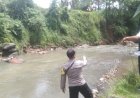 Bhabinkamtibmas Polsek Cicurug Bersama Kepala Desa Kontrol Aliran Sungai Cicatih