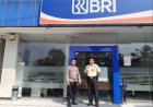 Bhabinkamtibmas Polsek Kalapanunggal Polres Sukabumi Laksanakan Sambang dan Kontrol Satpam Bank BRI untuk Perkuat Keamanan Lingkungan Perbankan