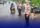 Kanit Gakkum Sat Lantas Polres Sukabumi Laksanakan Pengaturan Arus Lalu Lintas dalam Rangka Operasi Zebra Lodaya 2025