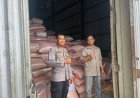Polsek Bojonggenteng Polres Sukabumi Kawal Pengiriman Ke-2 Jagung Pipil untuk Perkuat Ketahanan Pangan di Sukabumi