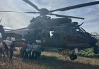 Helikopter TNI Antar Beras dan Bantuan ke Tujuh Desa Terdampak Bencana