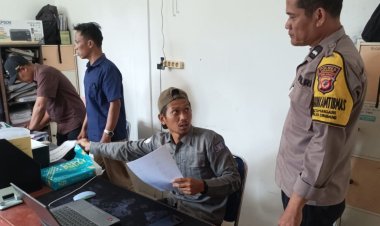 Bhabinkamtibmas Polsek Cikidang Polres Sukabumi Laksanakan DDS di Desa Tamansari, Warga Dihimbau Waspada HOAX dan Dukung Ketahanan Pangan