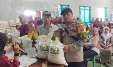 Penyaluran Bantuan Pangan TA. 2025 di Desa Cidadap, Polsek Simpenan Polres Sukabumi