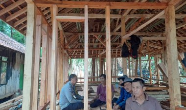 Bhabinkamtibmas Polsek Kalibunder Laksanakan Anjangsana/DDS di Desa Sekarsari, Ajak Warga Jaga Kamtibmas dan Waspada Bencana