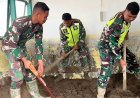 TNI AD Angkat Lumpur di Polindes dan Rumah Warga Aceh Utara