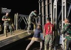 Cara TNI Membangun Jembatan di Wilayah Bencana Aceh