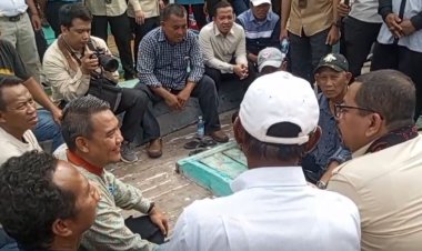Semangat Sukabumi Mubarokah: KSP M. Qodari Didampingi Wabup dan Sri Padmoko Tinjau TPI Palabuhanratu