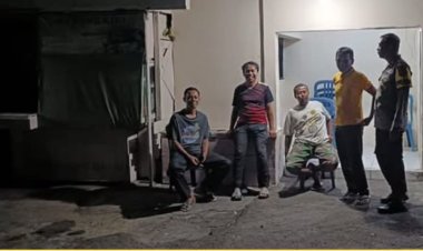 Bhabinkamtibmas Polsek Curugkembar Sambangi Pos Satkamling, Perkuat Keamanan Lingkungan